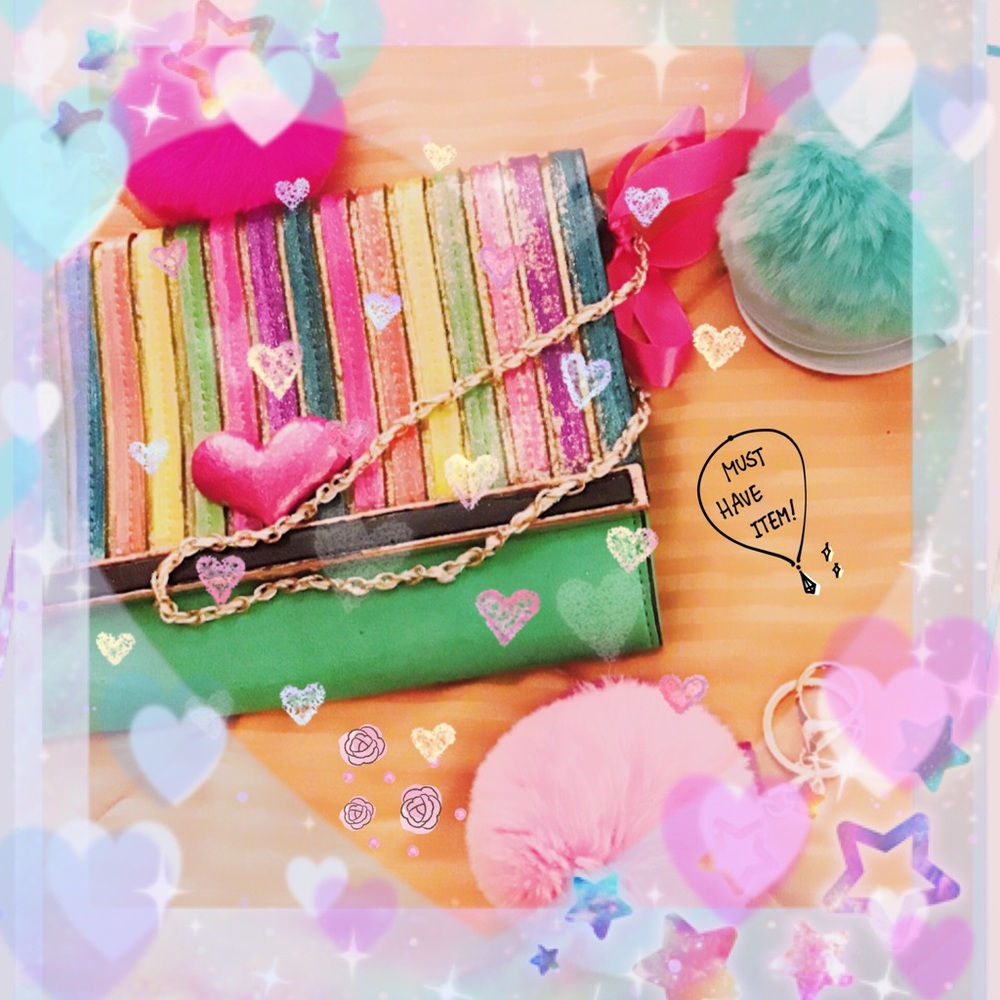 Macaroon Mirror Poms